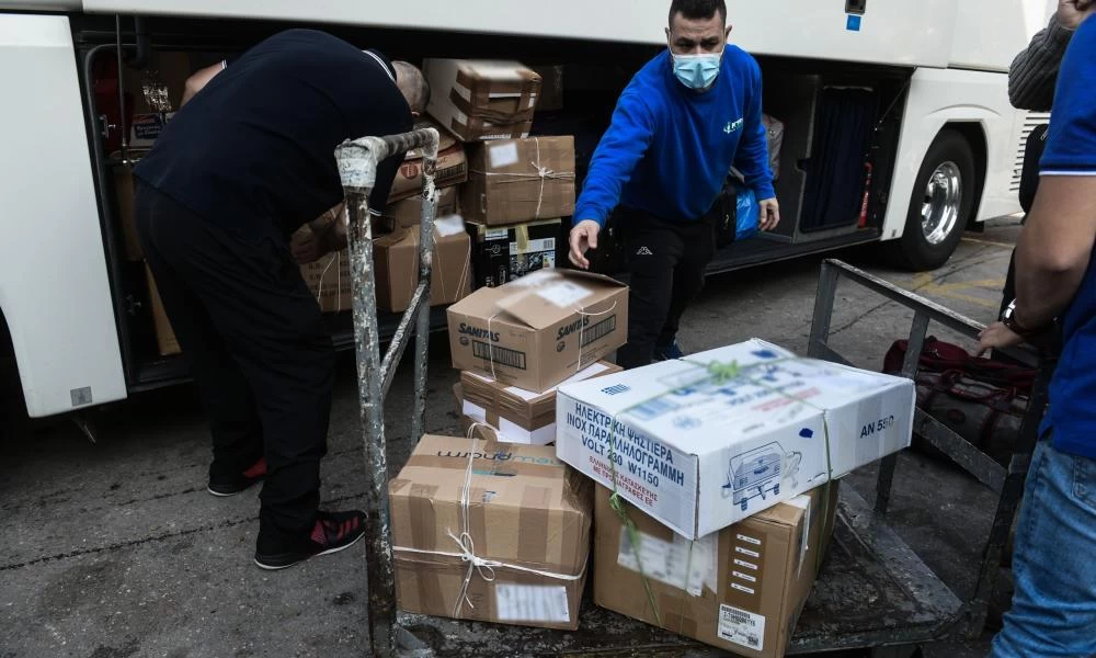 Χριστούγεννα στα ΚΤΕΛ: Λίγοι οι επιβάτες, πολλά τα δέματα